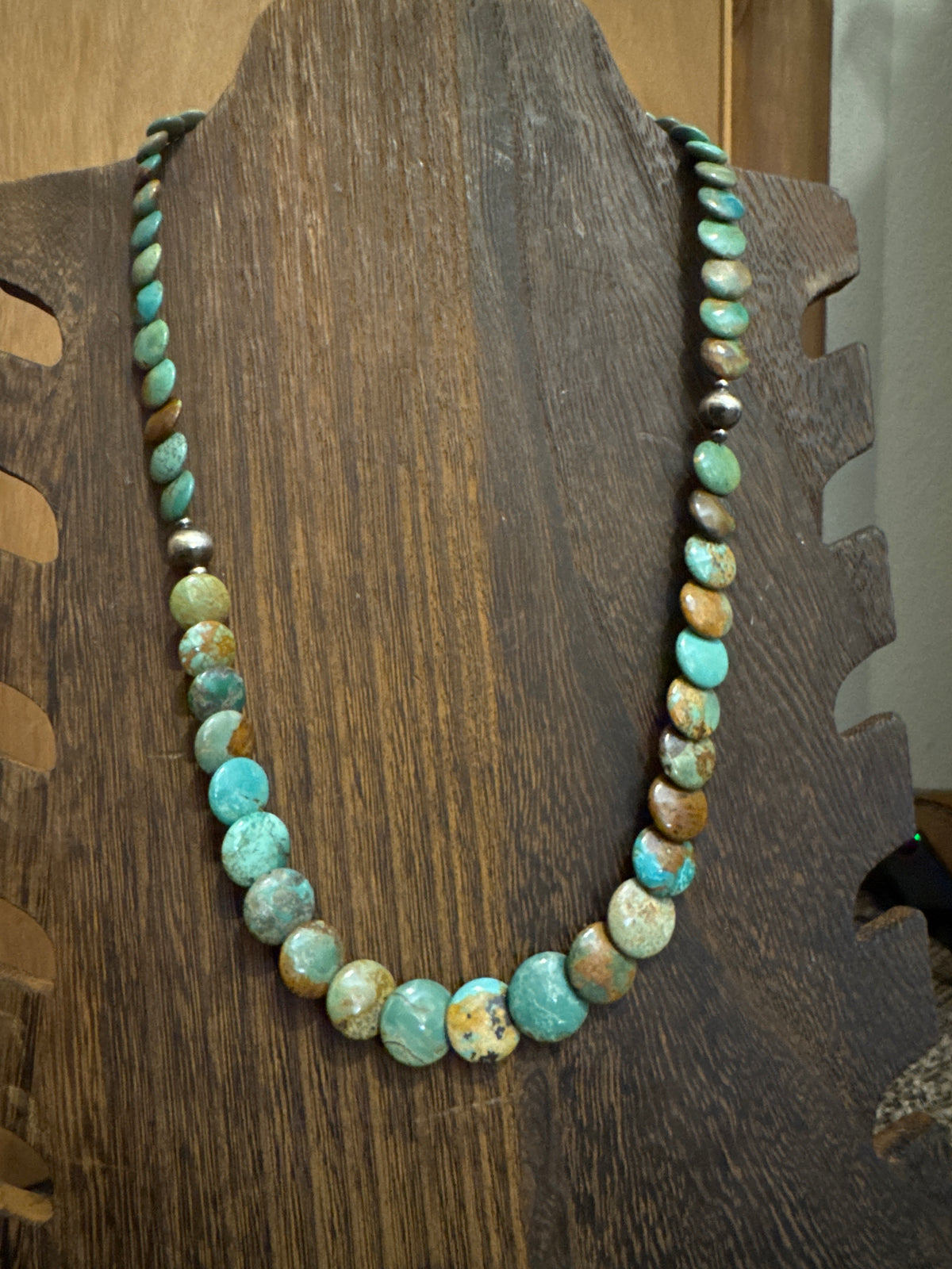 Flat turquoise necklace with 8MM pearls