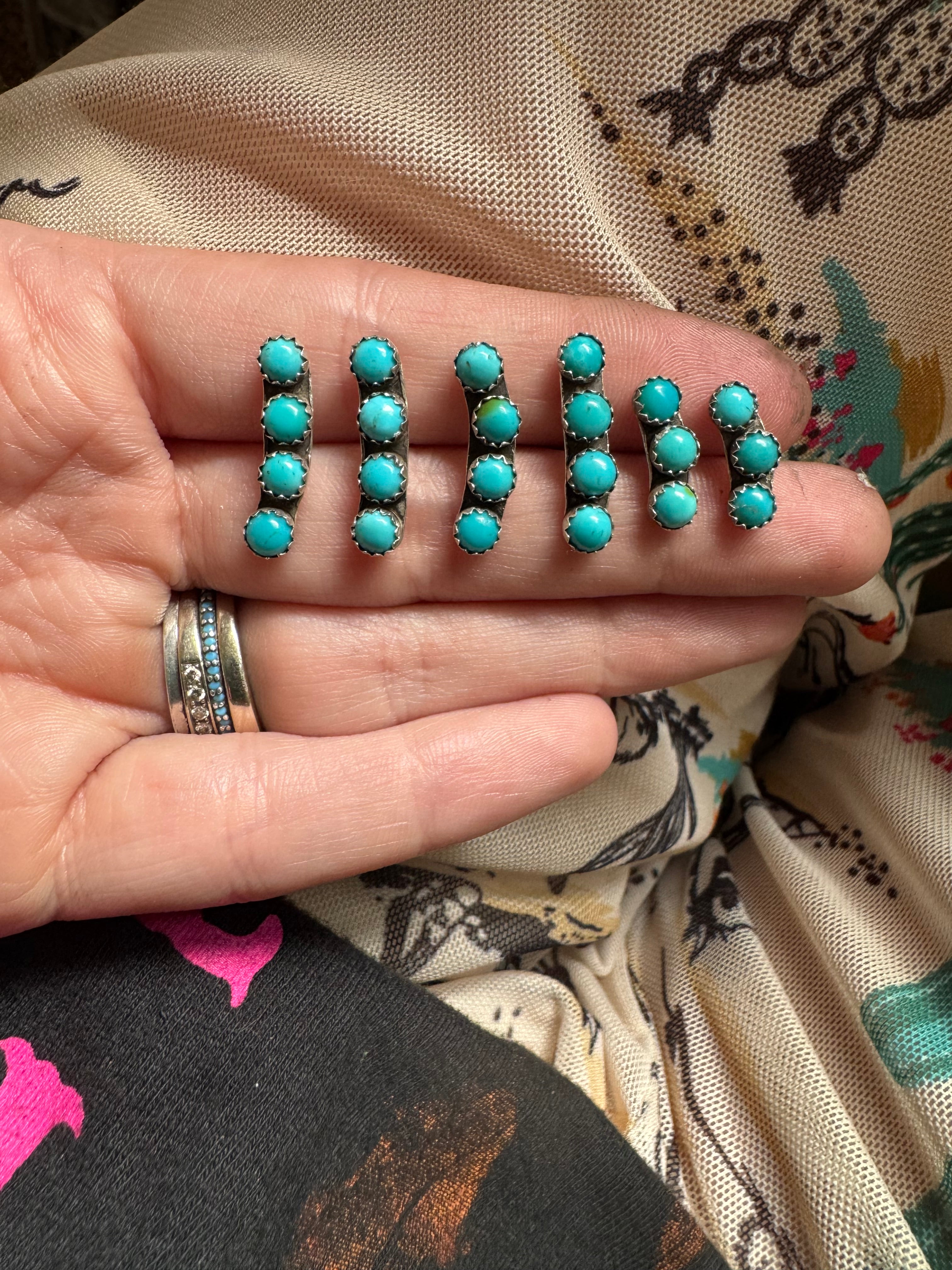 4 stone ear crawler flat back