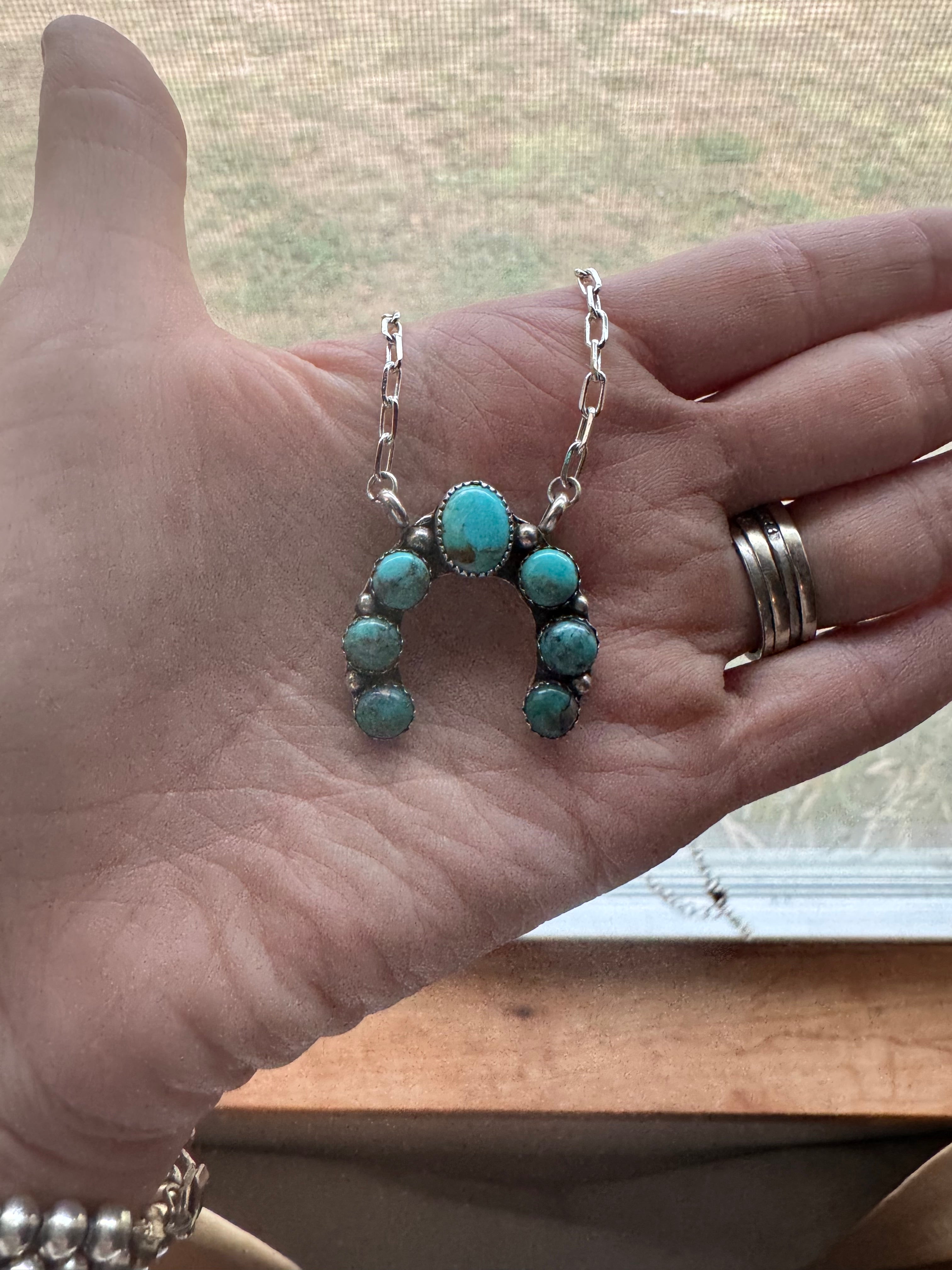 Kingman horseshoe necklace